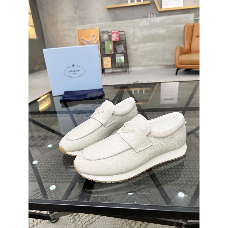 Pra*a casual shoes